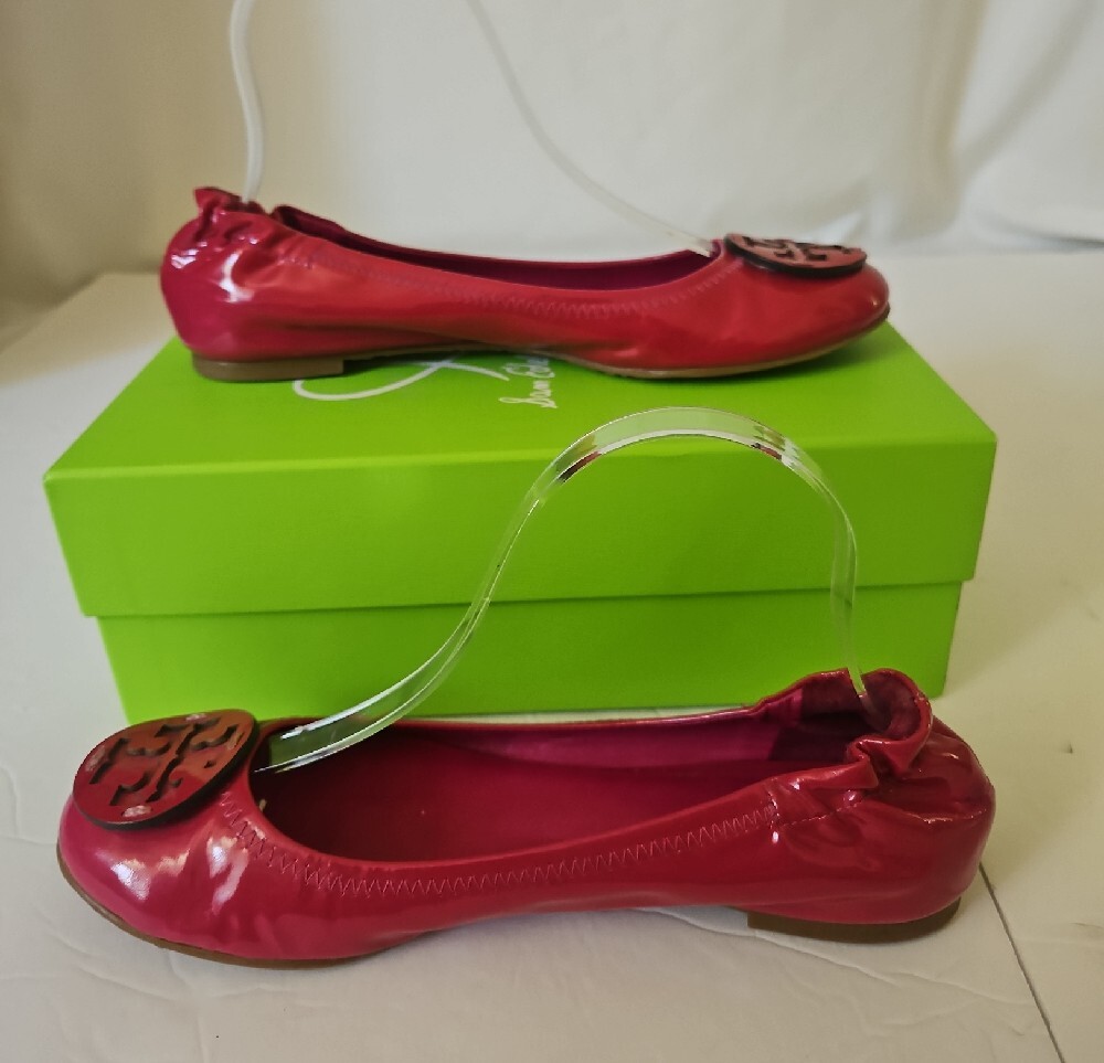 Patent Leather Women's Ballet Flats in Fuchsia, 7.5 - Picture 5 of 10